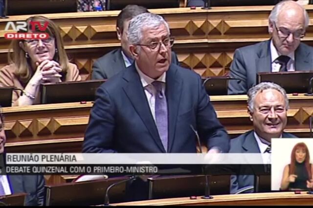 PSD acusa Governo de apresentar redução do preço dos passes mas sem transportes