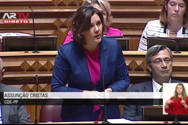 Cristas diz que se o SNS está a morrer a culpa é do Governo e de quem o apoia