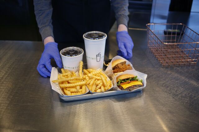 Rede de fast-food testa semana de trabalho de 4 dias nos EUA 