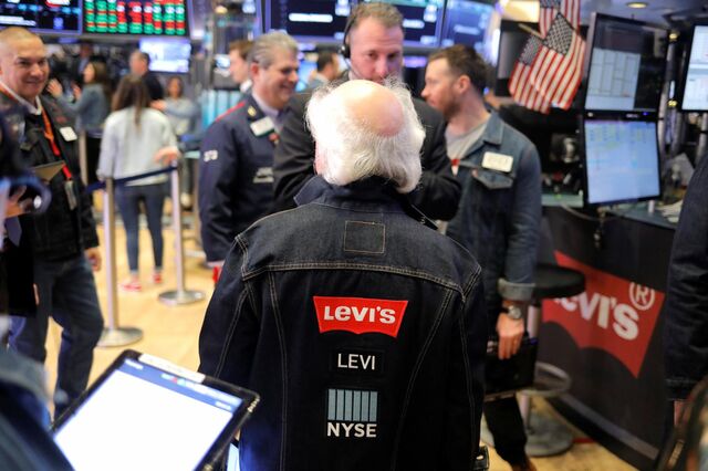 Levi's dispara 35% na estreia em bolsa