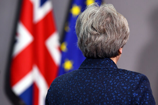 Theresa May promete demitir-se caso acordo de saída seja aprovado