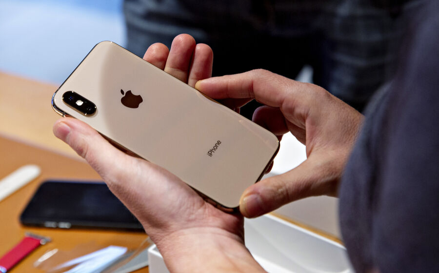 iPhone Apple