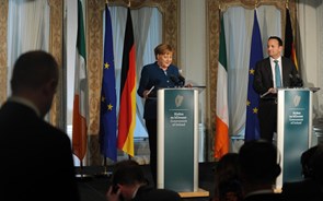 Merkel aguarda com esperança clarificação de May até 10 de abril