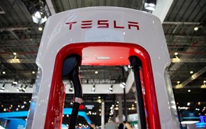 Tesla reduz autonomia dos modelos mais antigos