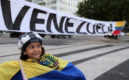 UE exige 'máxima contenção' e defende solução 'pacífica e democrática' na Venezuela
