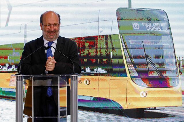 Ministro do Ambiente garante que oferta nos transportes é suficiente para a procura