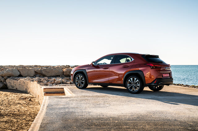 Lexus UX 250h: Evidentemente, híbrido!