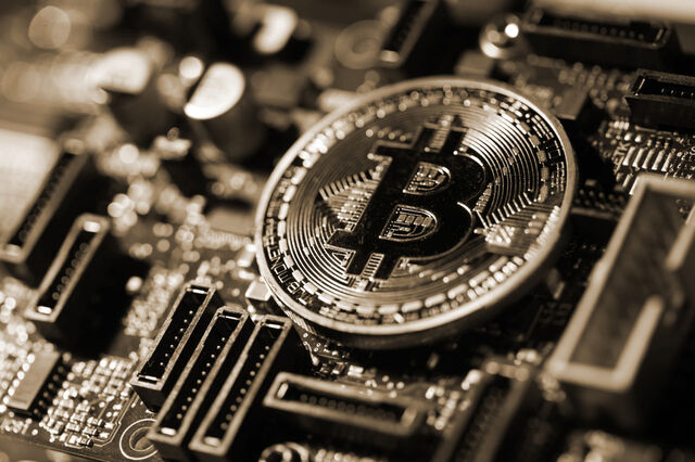 Diz ser o inventor da bitcoin e está a processar quem duvida dele