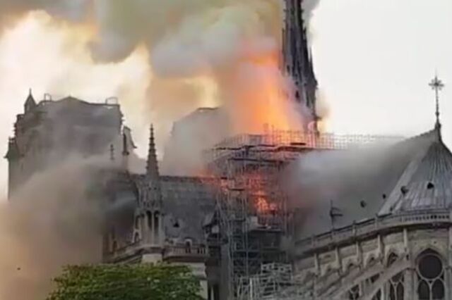 Incêndio deflagra na Catedral de Notre-Dame
