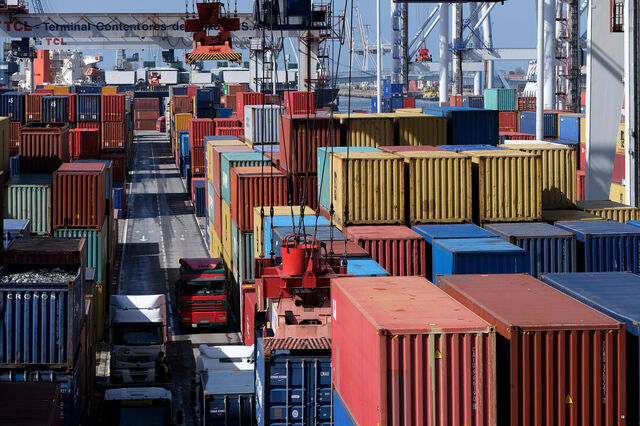 Excedente comercial da Zona Euro volta subir em julho