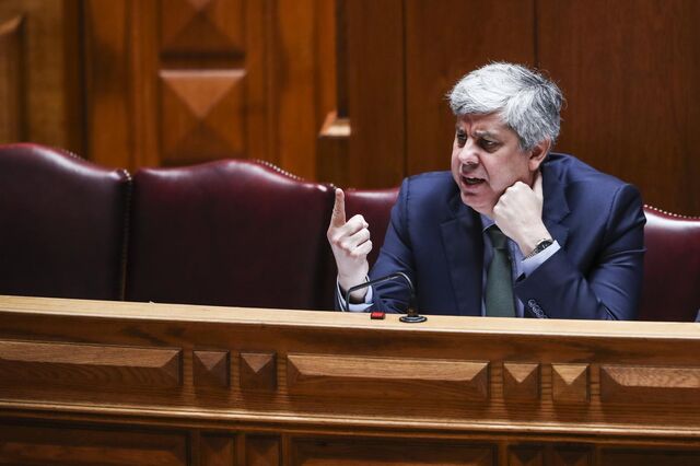 Dívida pública sobe 1,1 mil milhões de euros em março