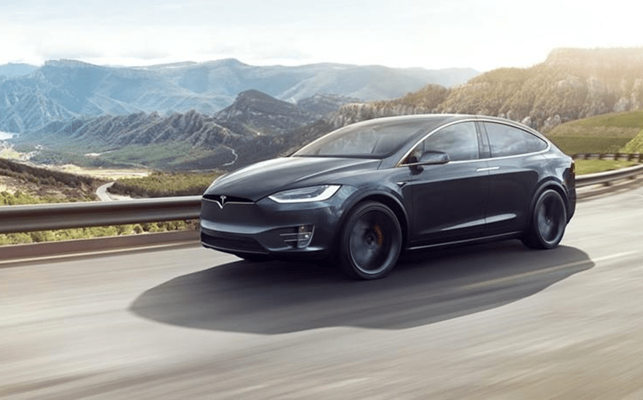 Tesla arranca com quase 500 viaturas vendidas