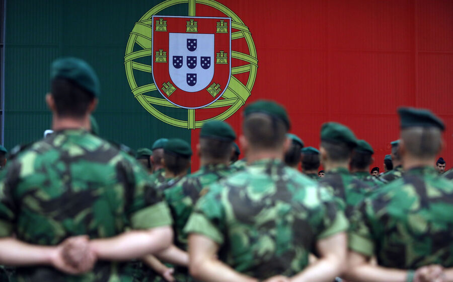 militares 