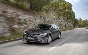 Toyota Camry Hybrid - Classe Executiva