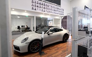 Porsche alarga “garagem” e estaciona Bentley no Porto