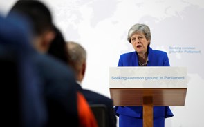 May deixa parlamento decidir se há novo referendo ao Brexit