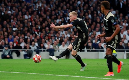 Ajax dispara para máximos históricos após vencer Tottenham na Liga dos Campeões