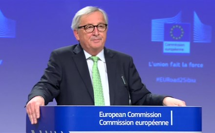 Segundo maior erro de Juncker foi aceitar não interferir na campanha do Brexit   