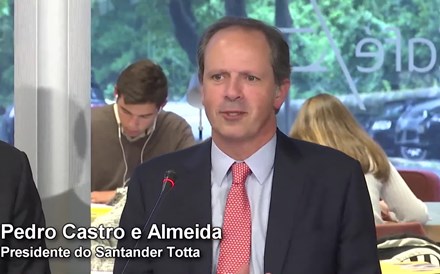 Santander Totta vai cobrar MB Way e critica isenção de custos do multibanco