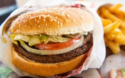 Grandes cadeias de fast food entram na “guerra” da carne vegetariana