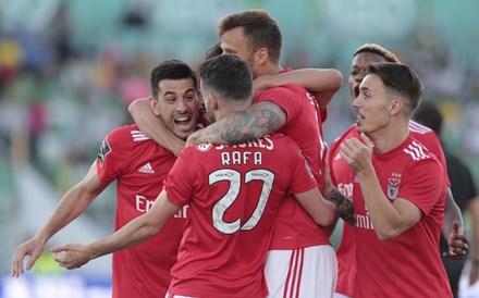 Sondagem: Sete em cada 10 portugueses veem Benfica campeão