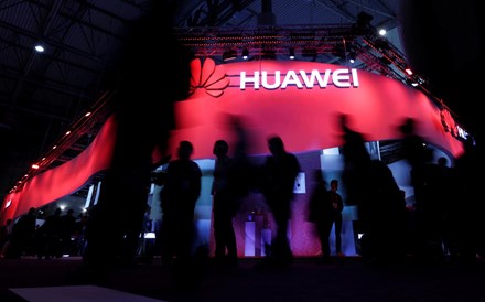 Vodafone e EE afastam Huawei do 5G