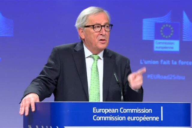 Juncker: 'Inaceitável' e 'repugnante' comparar Tusk a Hitler e Stalin