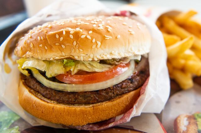 Grandes cadeias de fast food entram na “guerra” da carne vegetariana