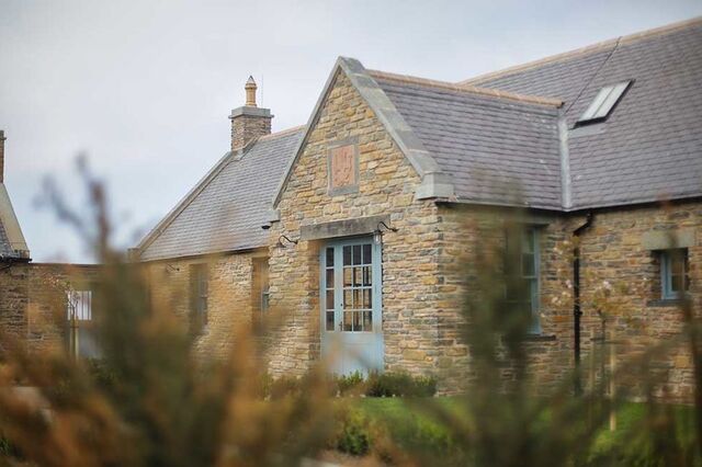 Príncipe Carlos abre alojamento com quartos a 160 libras por noite