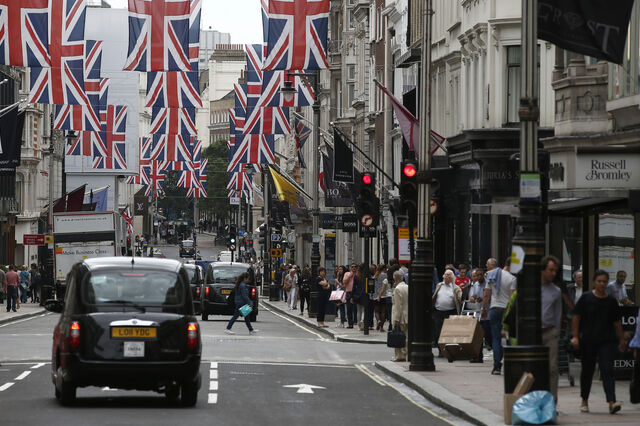 Regulador britânico aumenta em 54% o teto de preços do gás e eletricidade