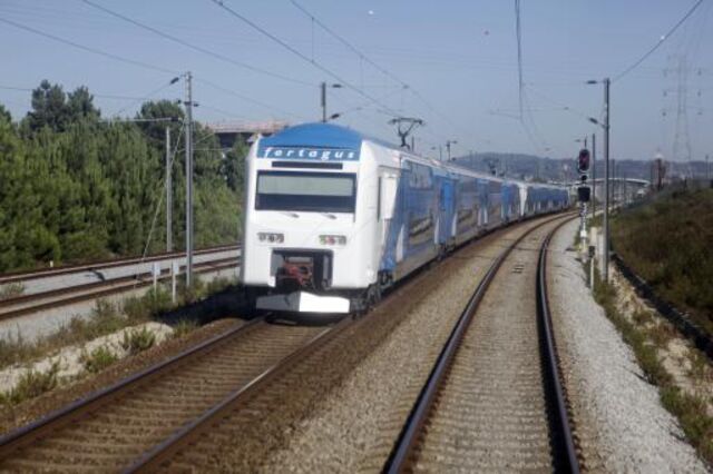 Problemas técnicos adiam entrada em vigor de nova oferta ferroviária da Fertagus