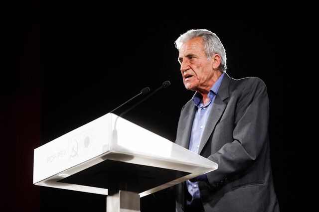 Jerónimo diz que Governo dá 'bónus' a privados por SIRESP que 'está reduzido a osso'