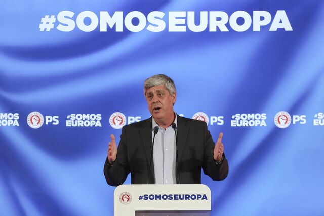 Centeno critica 'coro de penitentes' e devolve a Passos acusação de ilusionismo