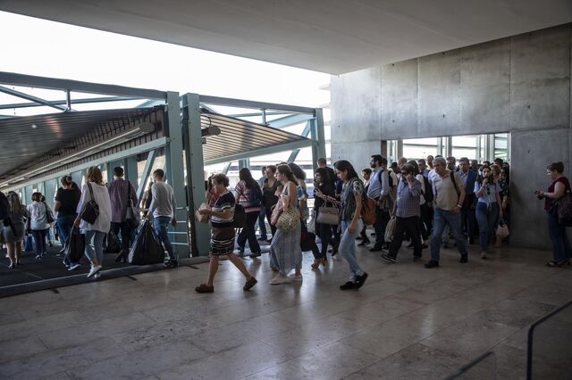 Mestres da Soflusa mantêm greve após reunião com administração