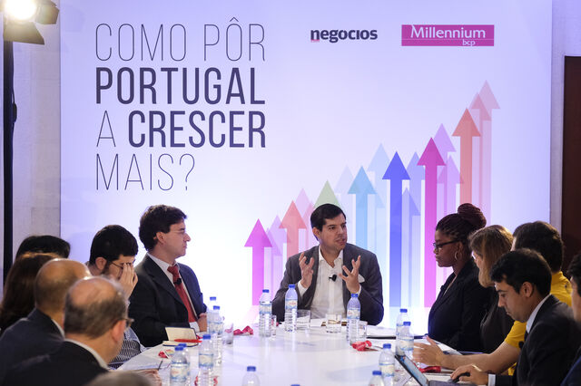 Procuram-se empresas que queiram estudantes de topo 