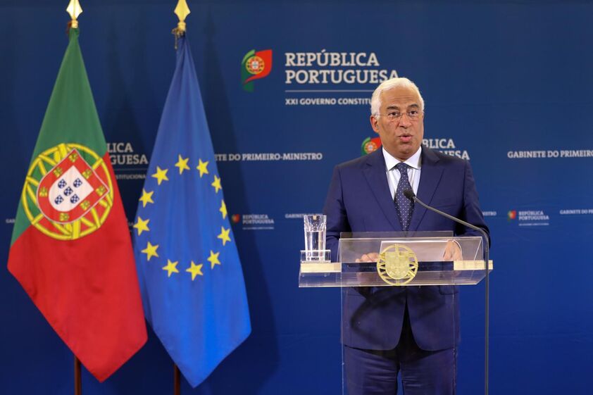 aNTONIO COSTA AMEAÇA DEMISSÃO