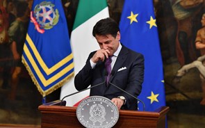 Bruxelas abre a porta a processo disciplinar contra Itália por causa da dívida pública