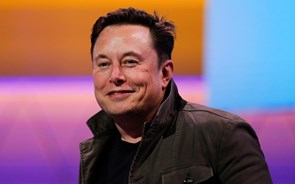 Musk ganha 11,7 mil milhões num só dia. É agora o terceiro mais rico do mundo