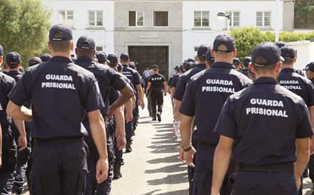 Greve dos guardas prisionais às horas extra arranca com 90% de adesão, diz sindicato