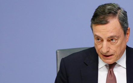 Draghi abre a porta a mais estímulos e descida de juros