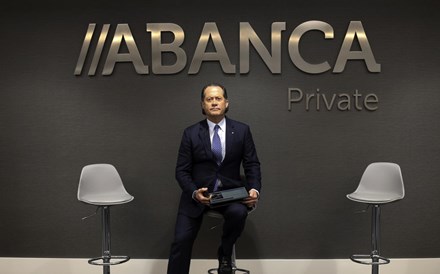 Abanca, 'atento' a oportunidades, admite comprar em Portugal