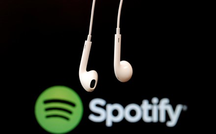 Aumento das subscrições em 2023 leva Spotify a disparar em bolsa