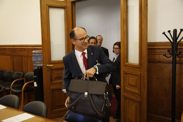 CTT atinge mínimo histórico depois de decisão da Anacom