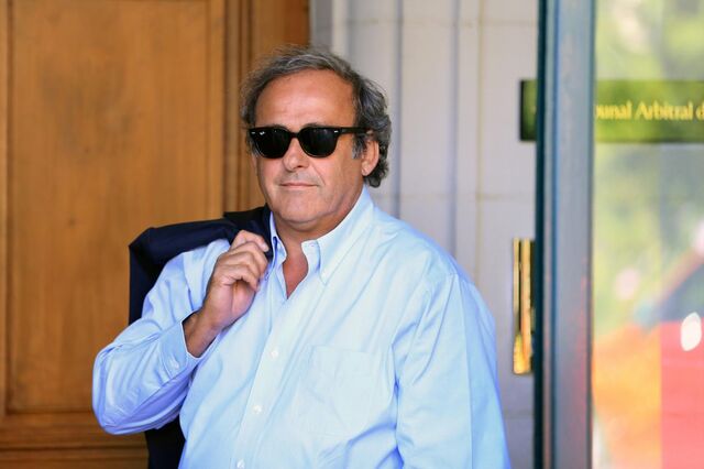 Michel Platini rejeita ter cometido qualquer ilegalidade