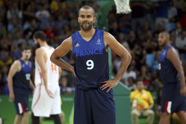 Estrela da NBA reforma-se para gerir fortuna de atletas