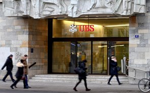UBS estuda fusão com Credit Suisse