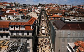 Amnistia Internacional : Portugal falhou em não proibir despejos forçados