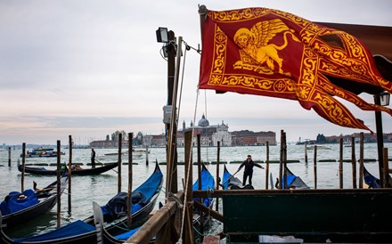 Sufocada por turistas, Veneza procura alternativas para sobreviver