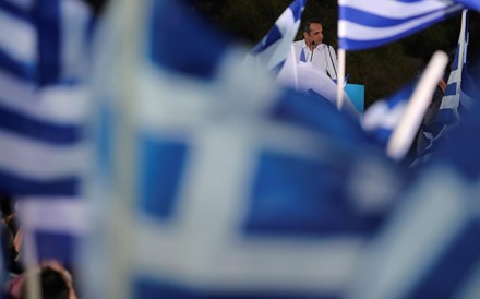 Grécia: Conservadores a caminho do governo com promessa que Tsipras não cumpriu