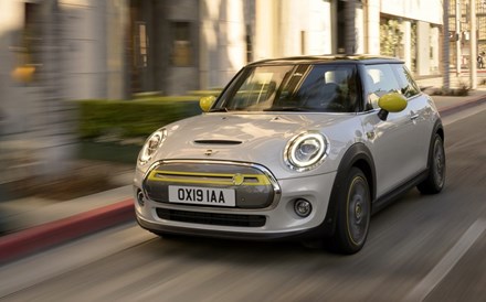 Mini elétrico chega a Portugal em março e custa entre 34.400 e 41.400 euros